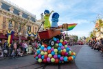 pixar-play-parade-inside-out-float
